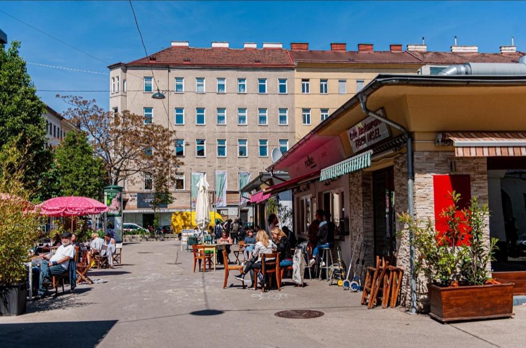 Apartment With Balcony Near Augarten Відень Екстер'єр фото